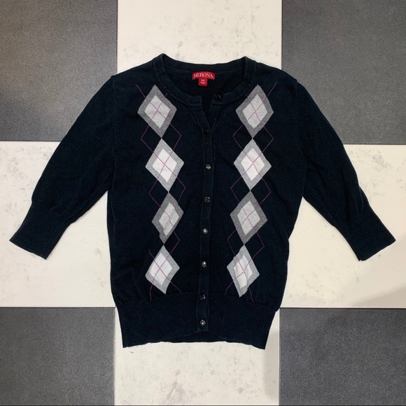 🦋 (3 for $20) Argyle Print Cardigan - Picture 2 of 6